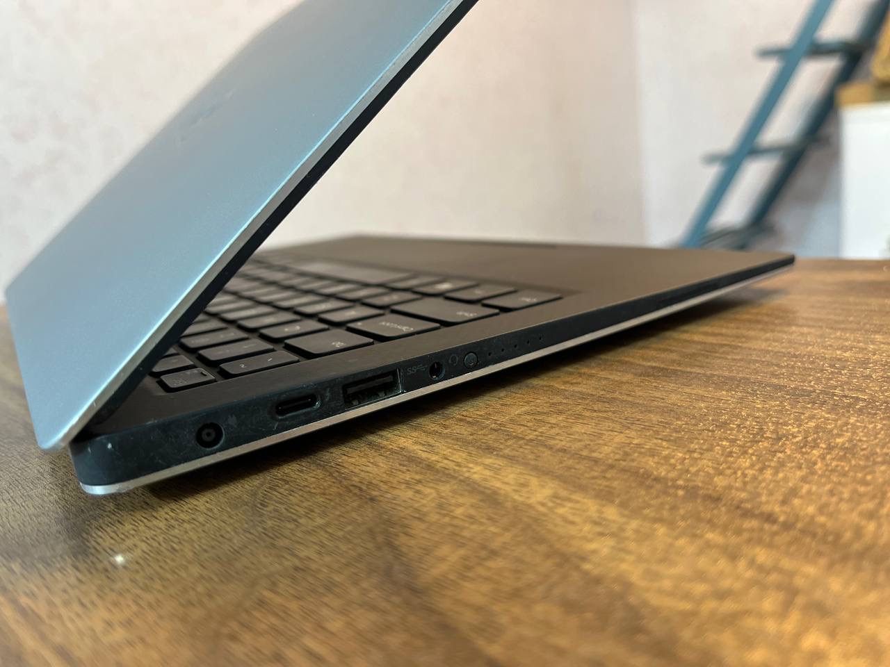 گالری عکس های محصول لپ‌تاپ دل (DELL) مدل XPS 13 9350 8GB-شماره-2